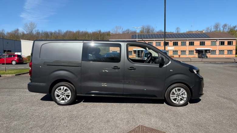 Vauxhall Vivaro L2 Diesel 2.2 Turbo D 150 Pro H1 Double Cab Auto